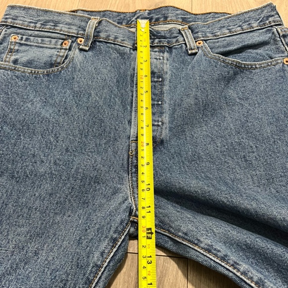 Levi's 501 Mens Jeans Fit 32X32 Blue Button Fly Denim - Picture 15 of 16